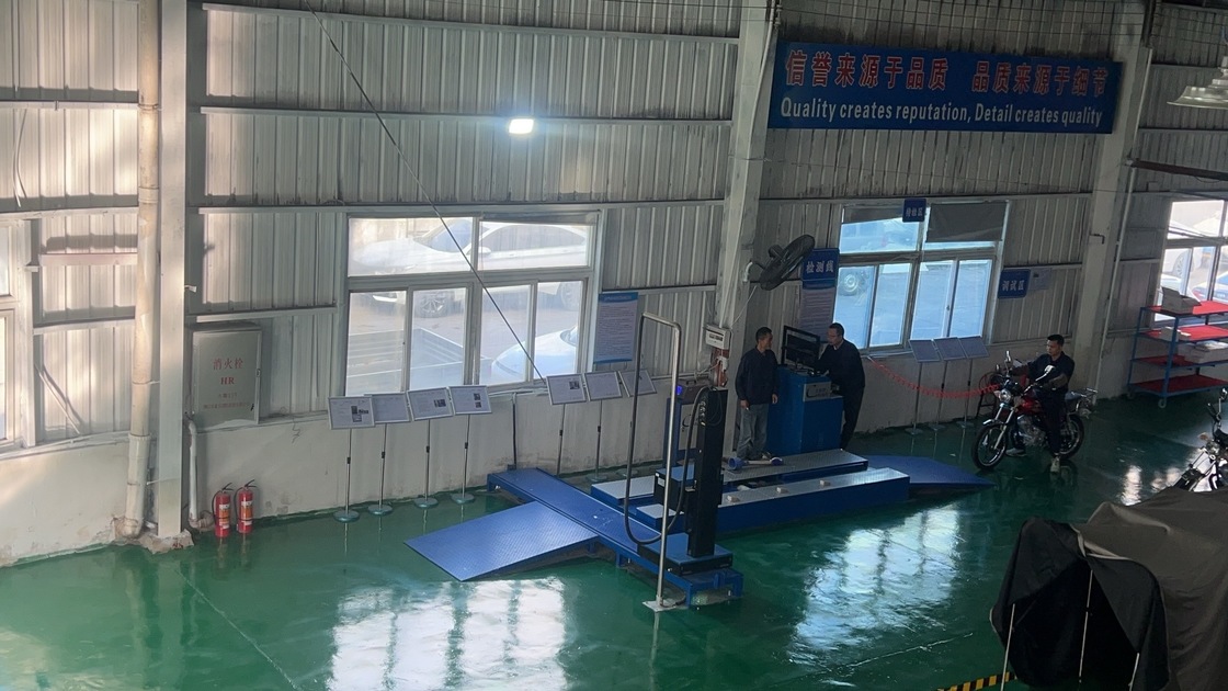 Cartesykj ২ চাকা মোটরসাইকেল কেন্দ্রীয় পরীক্ষার বেঞ্চ মোটরসাইকেল পরীক্ষার লাইন যানবাহন পরিদর্শন সরঞ্জাম 750 কেজি ক্ষমতা