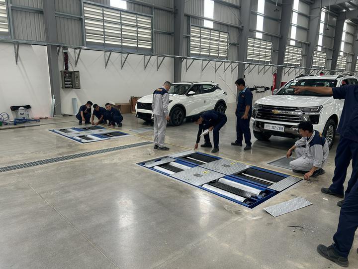 কার্টেসি ব্র্যান্ড CTGT-3-3C রোলার ট্রিনিটি ভেহিকেল টেস্ট লাইন রোলার ব্রেক টেস্টার সহ এক্সেল লোড সিঙ্গেল প্লেট সাইড স্লিপ টেস্টার হালকা যানবাহনের জন্য