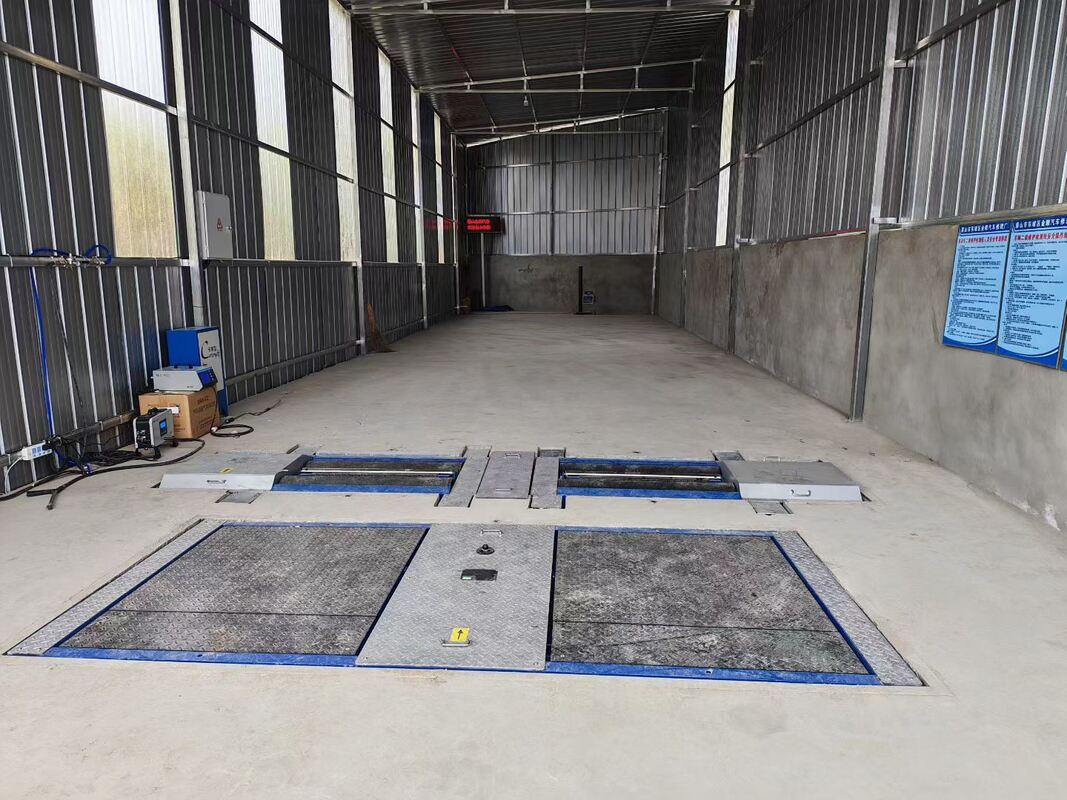 মেরামতের কারখানার জন্য কার্টেসি ট্রাক টেস্ট লেন অটোমোবাইল রোলার ব্রেক টেস্টার অক্ষের সাথে শক্তি লোড ডুয়াল প্লেট পার্শ্ব স্লিপ টেস্টার 10T ক্ষমতা